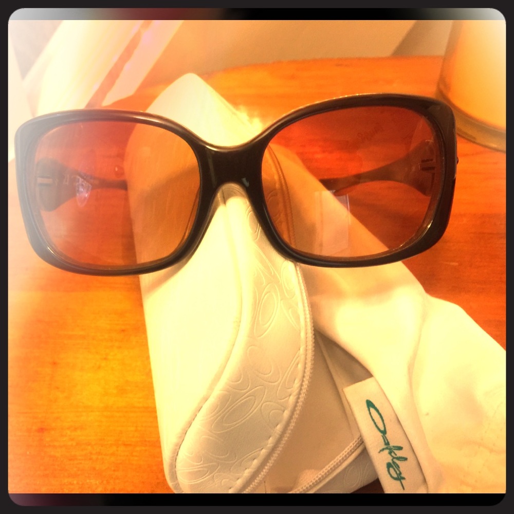 Women Oakley sunglasses